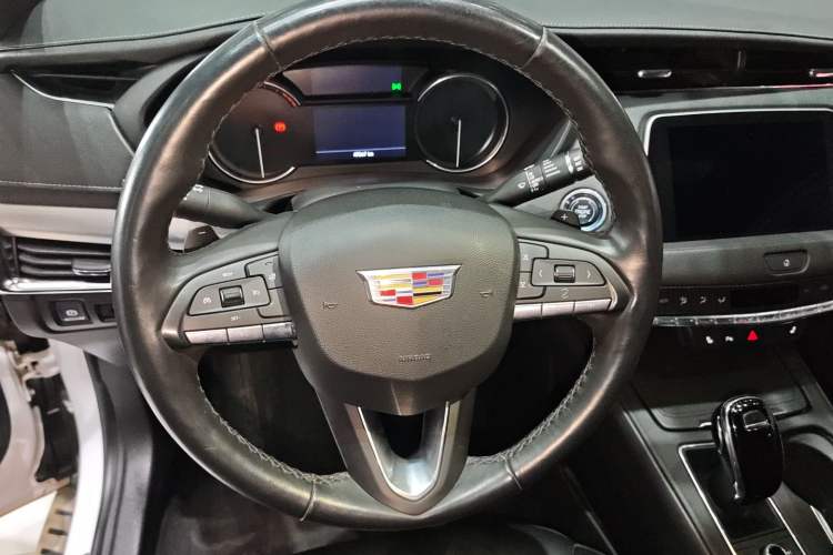 Used Cadillac XT4 2021 28T Two-Wheel Drive Leading Version
