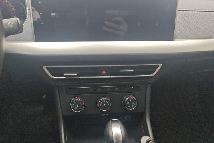 Used Volkswagen Lavida 2023 1.5L Automatic 5 Million Edition Audio And AC Panel