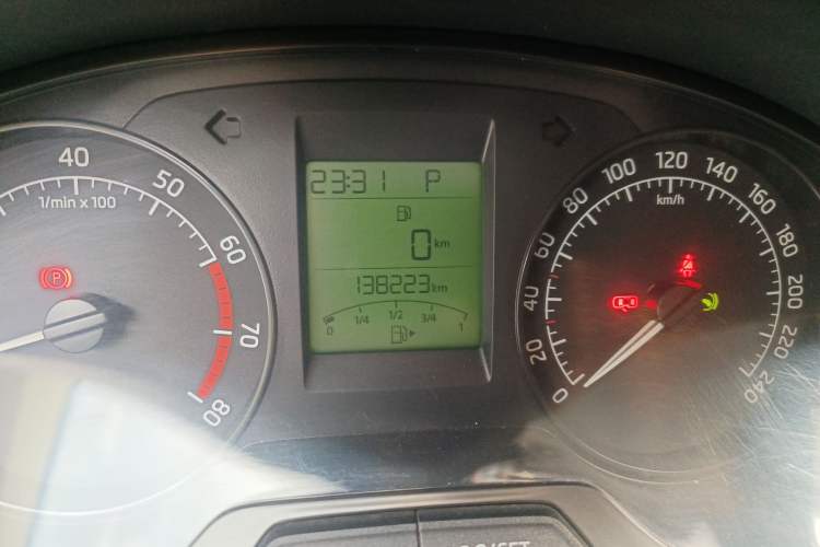 Used Skoda Rapid 2015 1.6L Automatic Smart Selection Model
