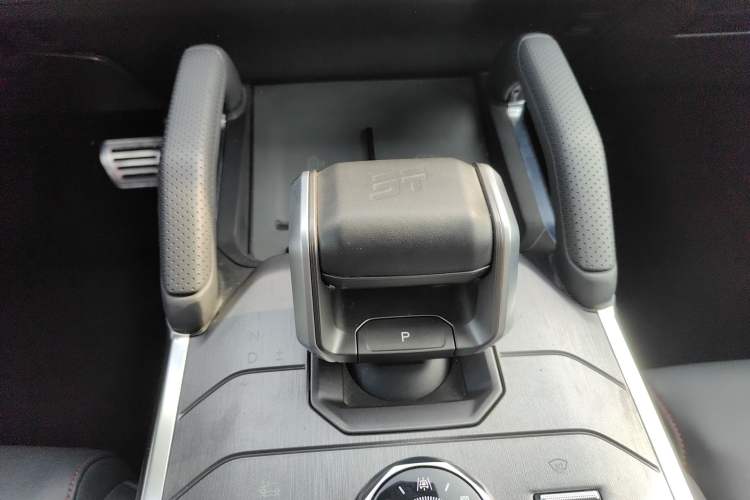 Used JETOUR Traveler 2023 2.0T All-Wheel Drive CrossPRO+
