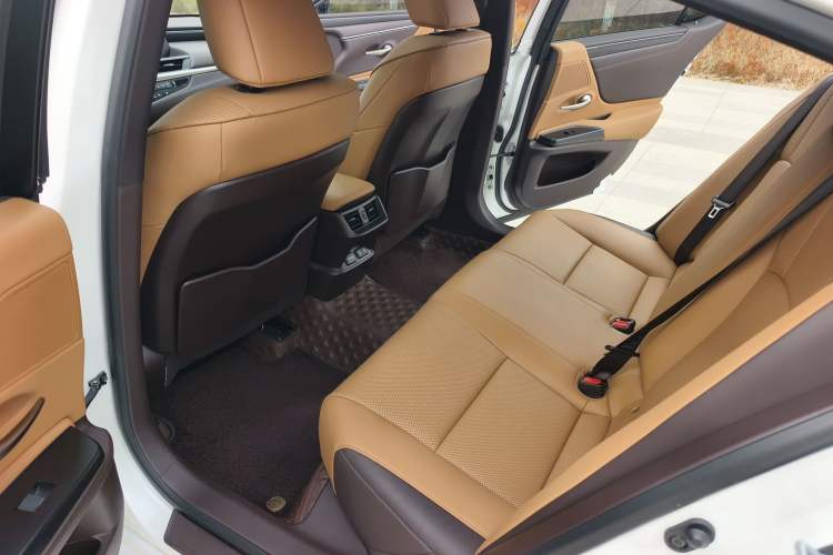 Used Lexus ES 2020 200 Excellence Edition
