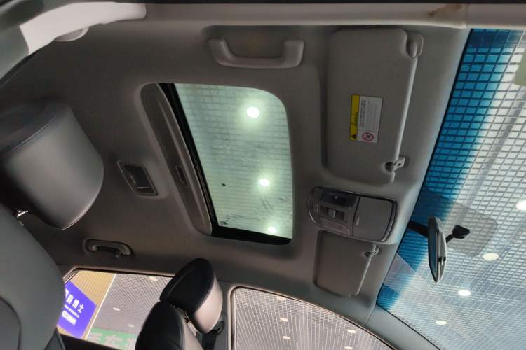 Used Hyundai Tucson 2015 1.6T Dual-Clutch Two-Wheel-Drive Smart Model Headliner