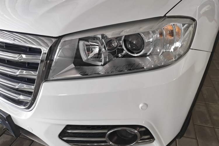 Used Haval H6 2015 Revised Version Sport Edition 1.5T Manual Transmission Two-Wheel Drive Elite Grade Left Front Headlight