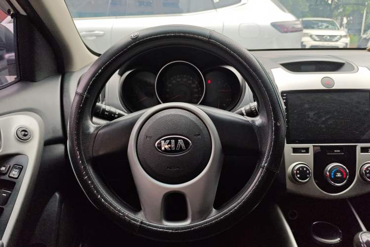 Used Kia Forte 2014 1.6L MT GL