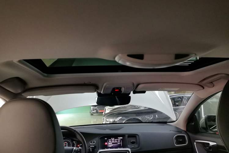 Used Volvo V60 2017 T5 Zhiya Edition China V Standard