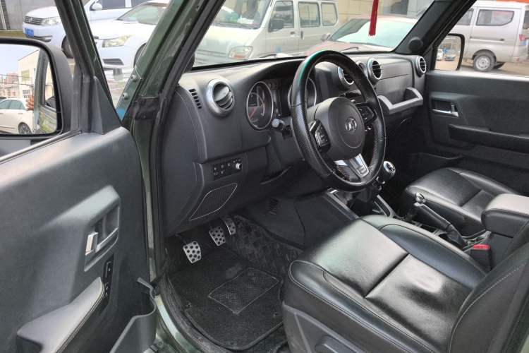 Used BAIC Off-Road BJ40 2018 40L 2.0T Manual Diesel Four-Wheel Drive Prestige Edition