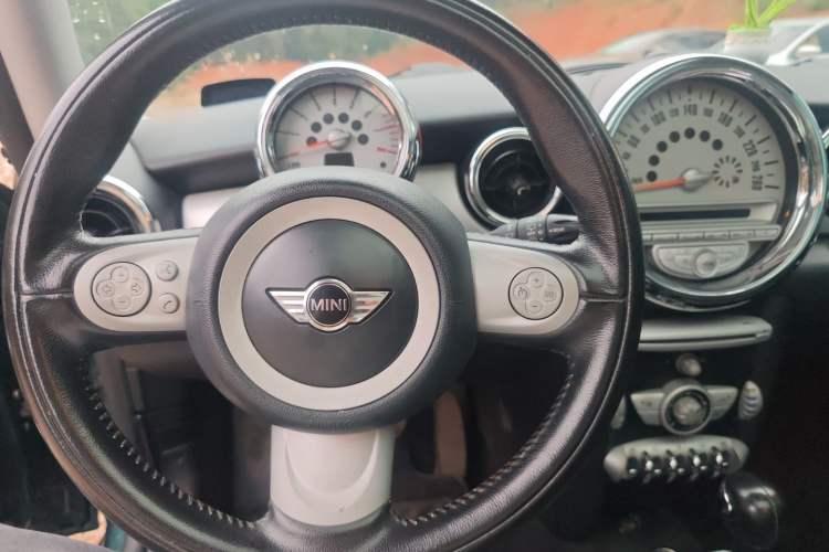Used MINI 2010 1.6L COOPER Cheer
