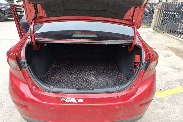 Used Mazda 3 Axela 2017 Sedan 1.5L Automatic Luxury Model Emission Standard China V Trunk