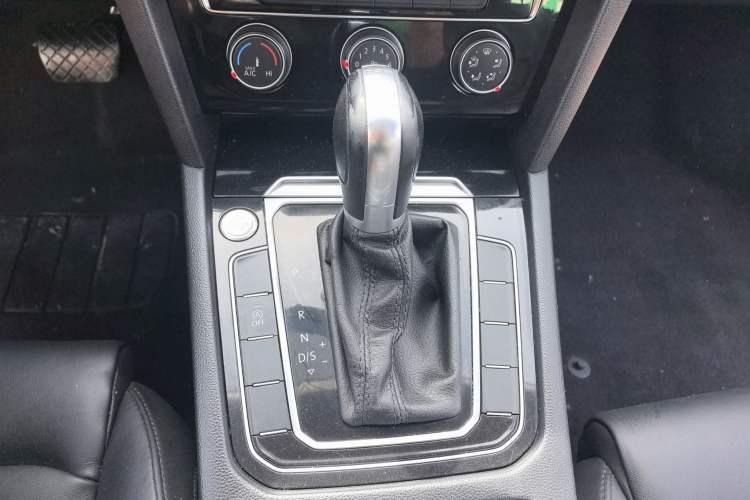 Used Volkswagen Magotan 2019 280TSI DSG Leading Model China VI Standard Gear Lever