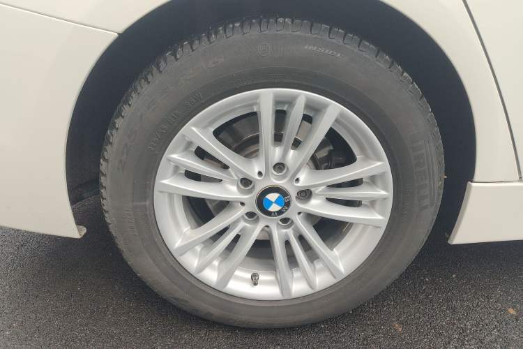 Used BMW 3 Series 2015 320Li Luxury Edition Fashion Model
