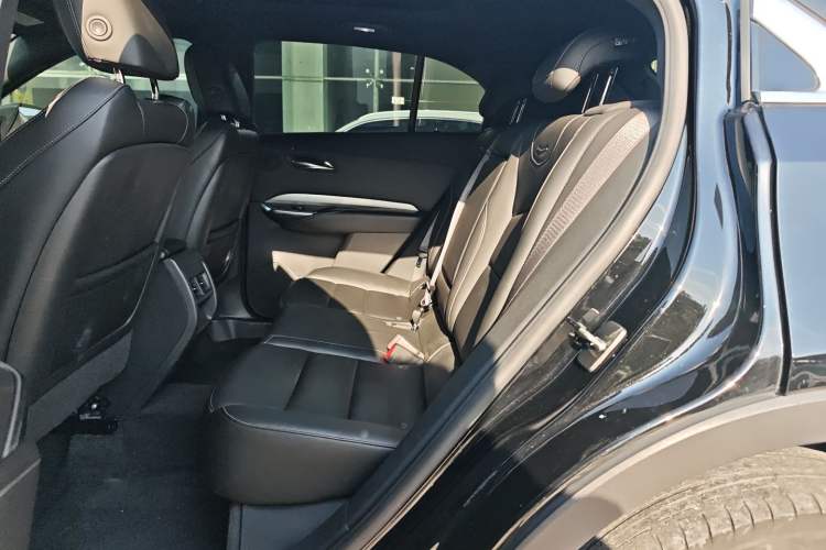 Used Cadillac XT4 2018 28T Two-Wheel Drive Leading Version