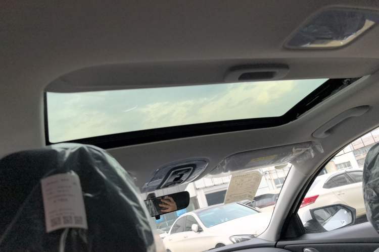 Used Hyundai Elantra 2023 1.5L CVT GLX Elite Edition Interior 4