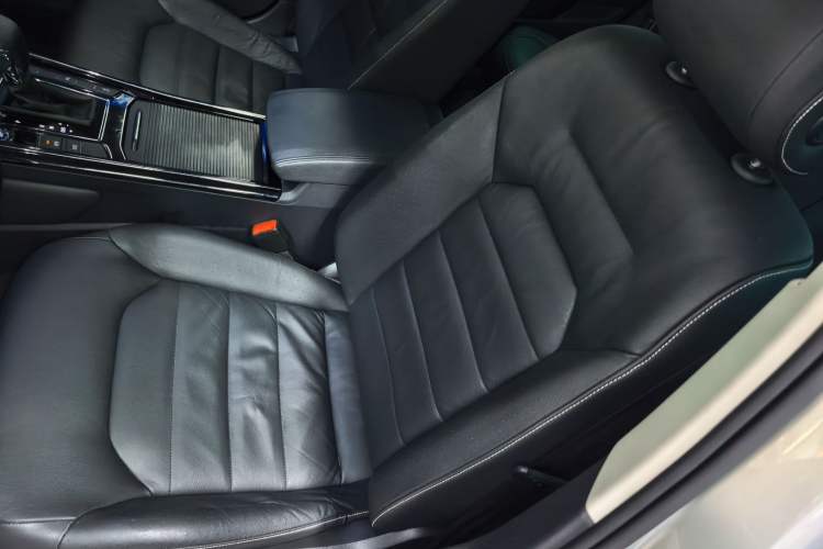 Used Volkswagen Phideon 2018 Revised Version 380TSI Two-Wheel Drive Business Edition
