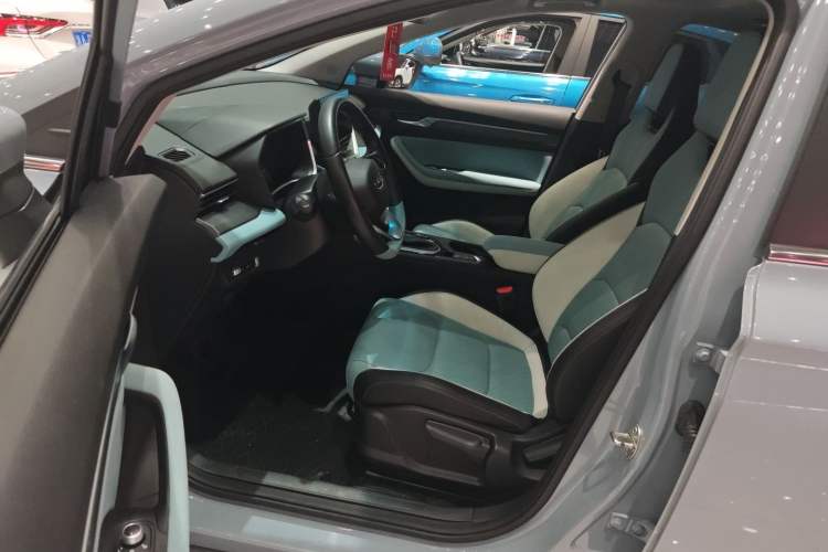 Used Geely Auto Emgrand S 2022 1.4T CVT Crossover Player Edition
