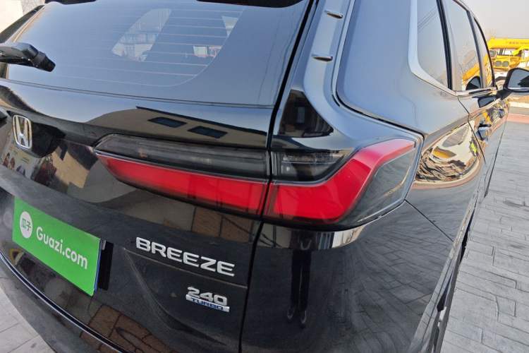 Used Honda Breeze 2023 240TURBO Two-Wheel-Drive Luxury Edition 5 Seats
