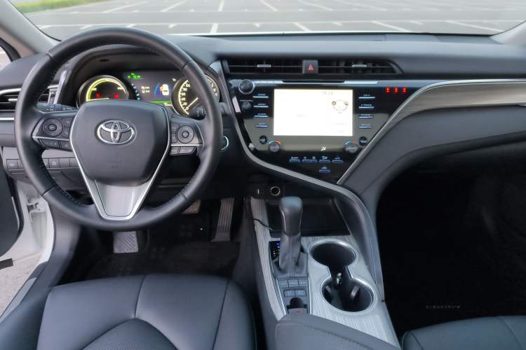 Used Toyota Camry 2018 Dual-Engine 2.5 HG Luxury Edition
