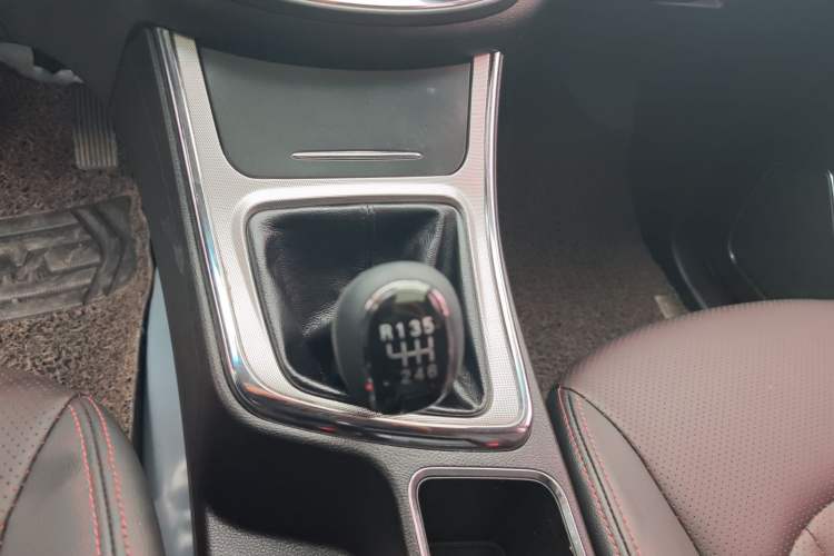 Used Baojun 560 2016 1.8L Manual Luxury Edition