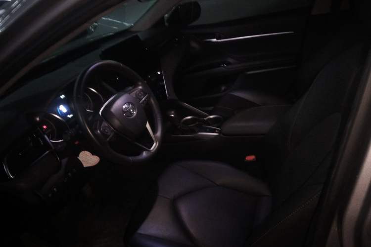 Used Toyota Camry 2023 2.0G Luxury Edition