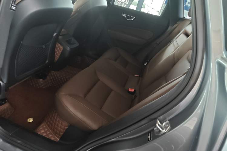 Used Volvo XC60 2021 T5 4x4 Smart Luxury Edition