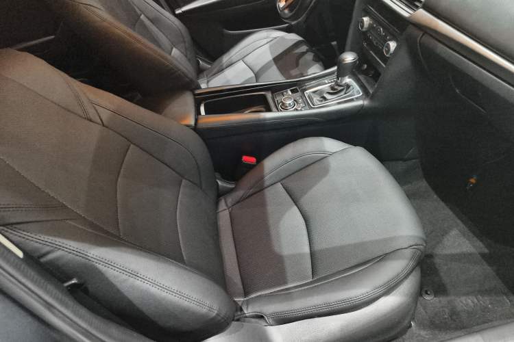 Used Mazda 3 Axela 2017 Sedan 1.5L Automatic Luxury Model Emission Standard China V Right Front Seat