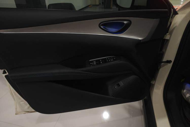 Used BYD Seal 06 New Energy 2025 DM-i Intelligent Drive 120KM Flagship Model Interior 5