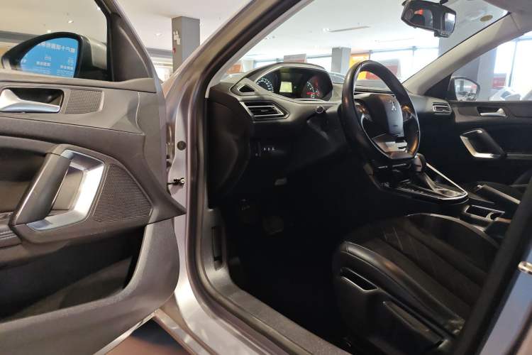 Used Peugeot 308 2016 1.6L Automatic Luxury Edition Driver Seat