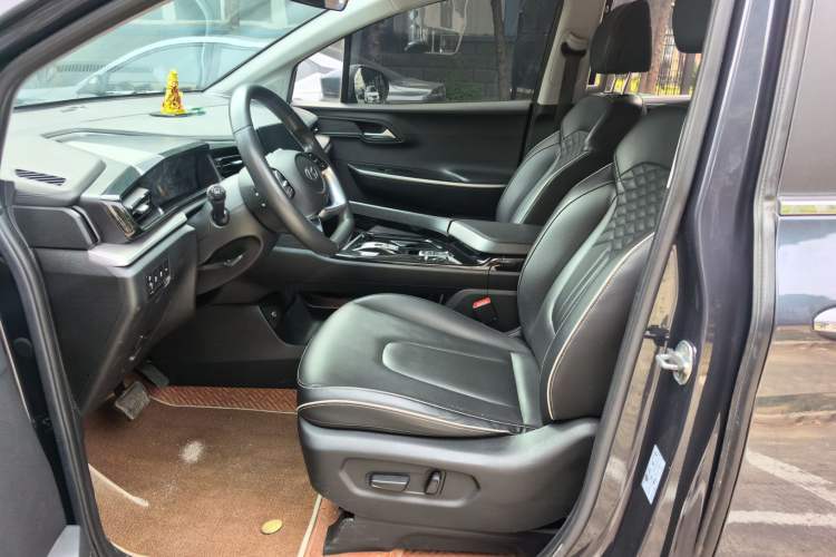 Used Hyundai Custo 2021 270TGDi Prestige LUX Left Front Seat