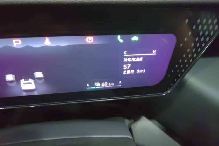 Used Wey Mocha New Energy 2023 Two-Wheel Drive Long-Range Version Odometer Close Up