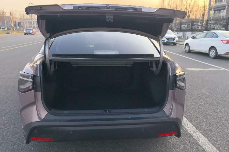 Used Toyota bZ3 2023 616 km Long-Range Premium
