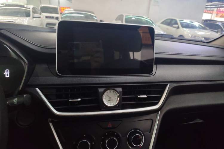 Used Wuling Hongguang S3 2018 1.5L Manual Comfort Model China V Standard