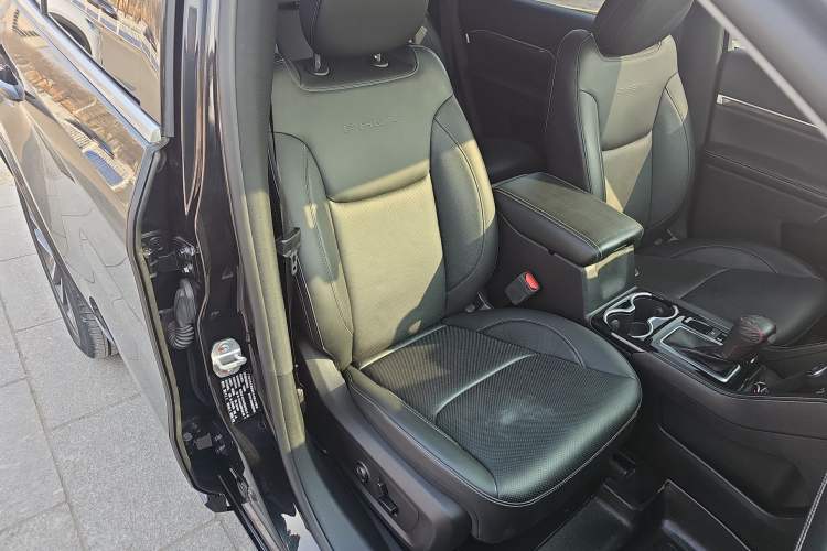 Used Jeep Commander PHEV 2020 2.0T Plug-in Hybrid Enjoyment Version
