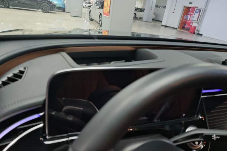 Used Mercedes-Benz E-Class 2025 E 300 L Prestige Edition Interior 2