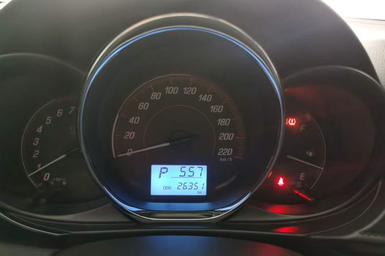 Used Toyota YARiS L Zhi Xuan 2020 X-Trail X 1.5L CVT Luxury Edition Odometer Close Up