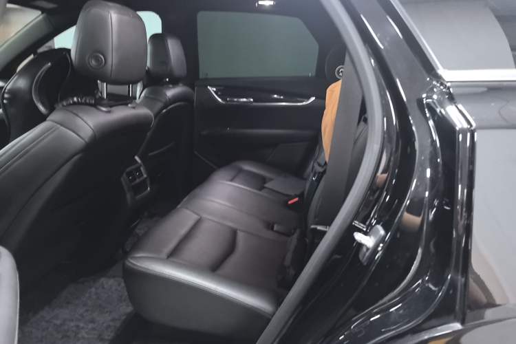 Used Cadillac XT5 2021 28T Luxury Model
