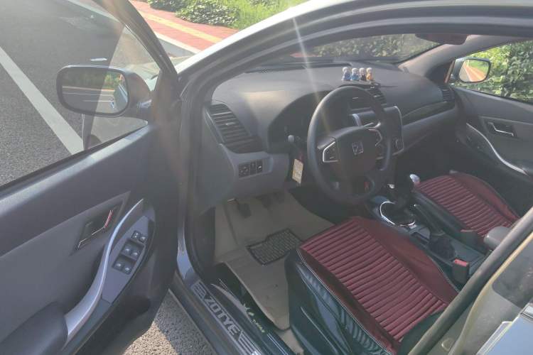 Used Zotye Z300 2014 1.5L Value Edition Manual Elite Model