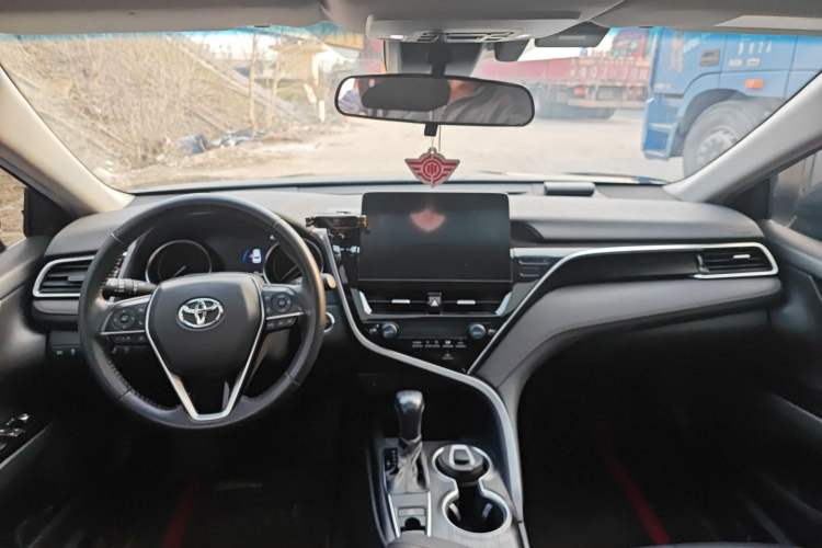 Used Toyota Camry 2021 2.0G Luxury Edition Center Console