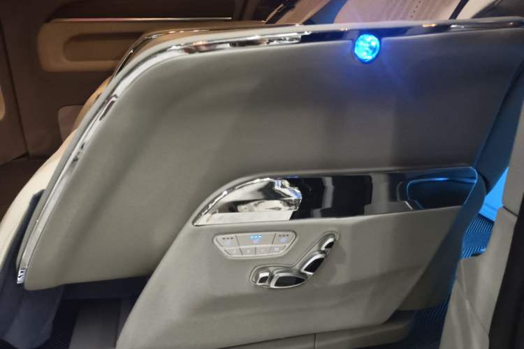 Used Mercedes-Benz Vito 2024 2.0T Business Version 7 Seats