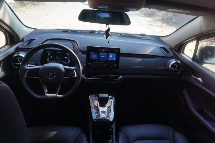 Used BYD Yuan New Energy 2019 EV535 Smart Connect Trendsetting Model