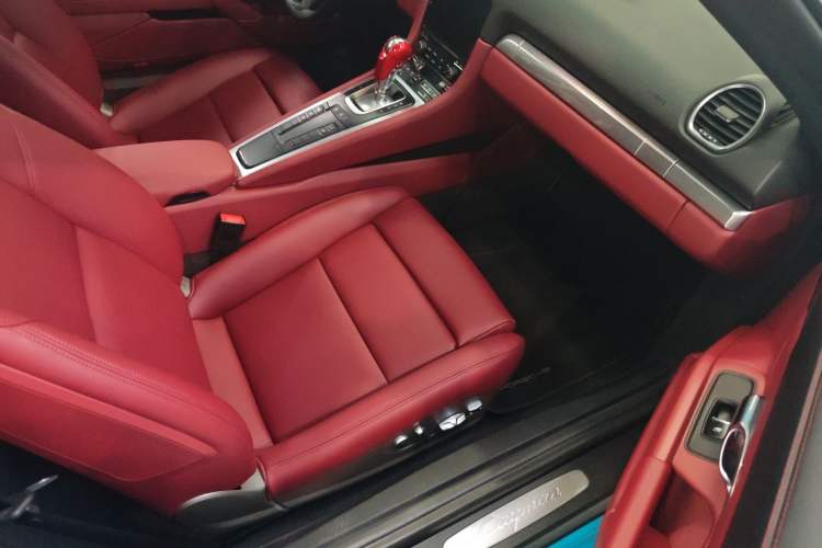 Used Porsche 718 2016 Cayman 2.0T
