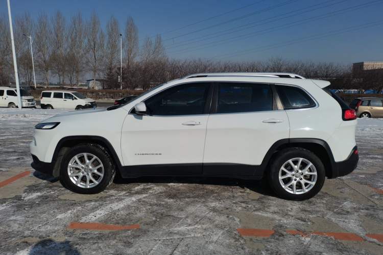 Used Jeep Cherokee 2016 2.4L Leading Smart Version