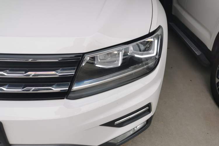 Used Volkswagen Tiguan L 2017 330TSI Automatic Two-Wheel Drive Luxury Edition