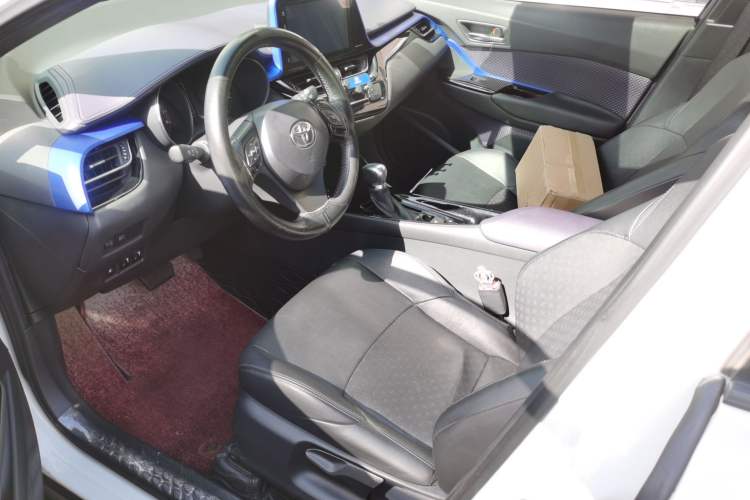 Used Toyota IZOA 2018 2.0L Yichi Version China VI Standard