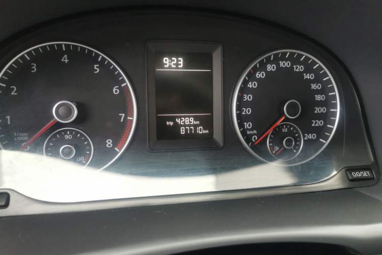 Used Volkswagen Touran 2015 1.4T Manual Fashion Edition 5-Seater
