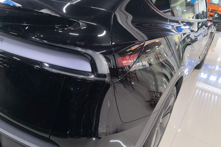 Used Tesla Model Y 2025 Rear-Wheel-Drive Version