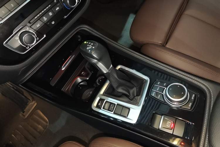 Used BMW 1 Series 2019 120i Leading Model M Sport Package Interior 5