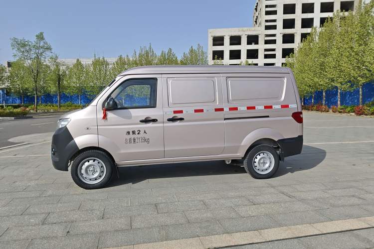 Used Jinbei Hiace X30 2023 1.5L Super-Enjoyment Van 2/5 Seats Non-Air-Conditioned Version SWC15M Exterior 6