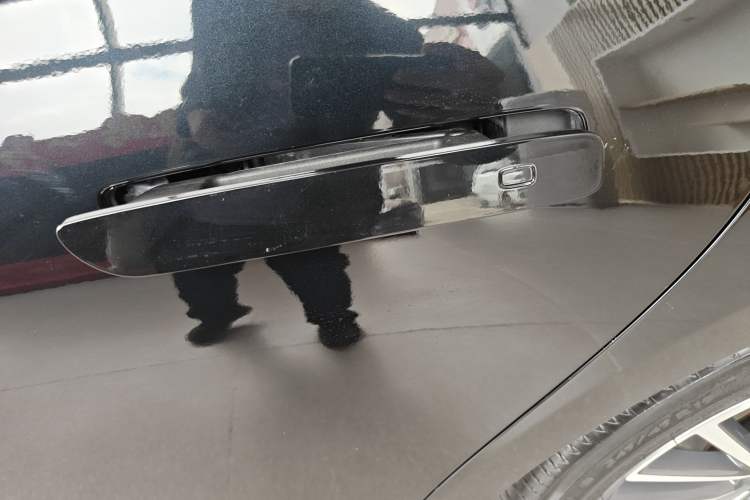 Used Hongqi H9 2020 2.0T Smart Connect Flagship Edition Interior 4