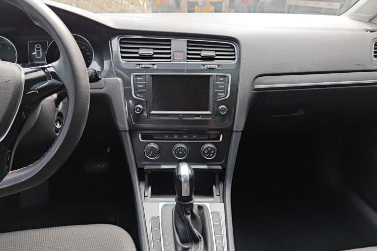 Used Volkswagen Golf 2017 230TSI Automatic Comfort Edition – Celebrating Milestone of One Million Units
