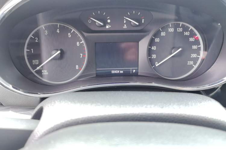 Used Buick Encore 2017 18T Automatic Two-Wheel Drive Urban Leading Model Odometer Close Up