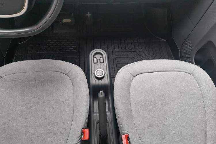 Used Wuling Hongguang MINIEV 2021 Macaron Premium Model – Lithium Iron Phosphate